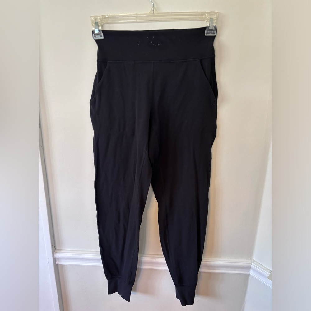 Lululemon joggers in crazy soft stretchy fabric